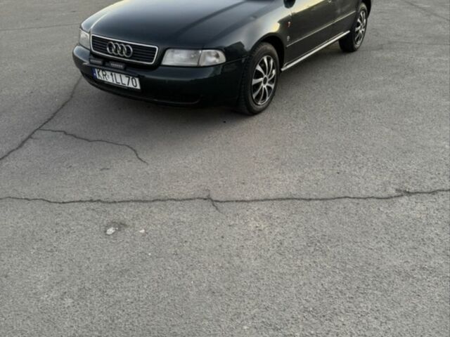 Зеленый Ауди А4, объемом двигателя 1.9 л и пробегом 350 тыс. км за 2350 $, фото 1 на Automoto.ua