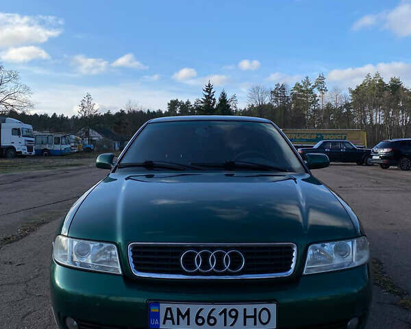 Зеленый Ауди А4, объемом двигателя 1.6 л и пробегом 356 тыс. км за 3400 $, фото 1 на Automoto.ua