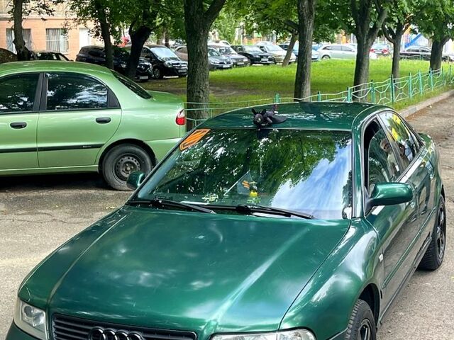 Зелений Ауді А4, об'ємом двигуна 2.5 л та пробігом 430 тис. км за 2700 $, фото 1 на Automoto.ua