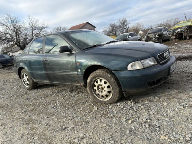 Зелений Ауді А4, об'ємом двигуна 1.8 л та пробігом 300 тис. км за 1450 $, фото 1 на Automoto.ua