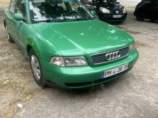 Зелений Ауді А4, об'ємом двигуна 1.8 л та пробігом 320 тис. км за 2900 $, фото 1 на Automoto.ua