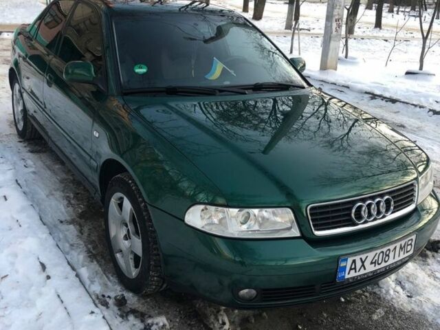 Зеленый Ауди А4, объемом двигателя 1.6 л и пробегом 200 тыс. км за 3450 $, фото 1 на Automoto.ua