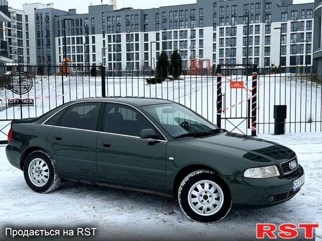 Зелений Ауді А4, об'ємом двигуна 1.6 л та пробігом 213 тис. км за 3800 $, фото 1 на Automoto.ua