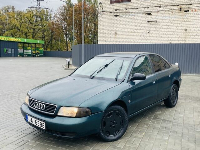 Ауді А4 2001 у Синельниковом на Automoto.ua Зелений Ауді А4, об'ємом двигуна 0 л та пробігом 2 тис. км за 1350 $, фото 1 на Automoto.ua