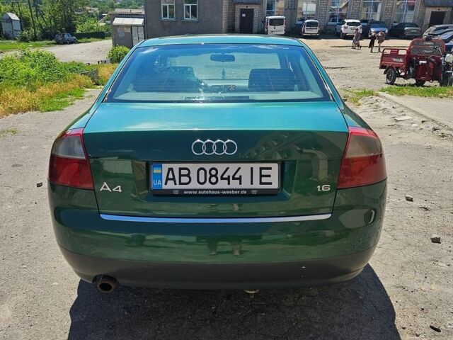 Зеленый Ауди А4, объемом двигателя 1.6 л и пробегом 300 тыс. км за 4650 $, фото 1 на Automoto.ua