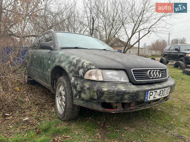 Зелений Ауді А4, об'ємом двигуна 1.8 л та пробігом 381 тис. км за 2600 $, фото 1 на Automoto.ua