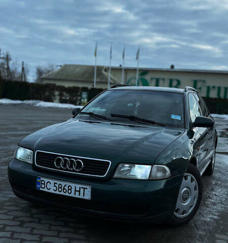 Зеленый Ауди А4, объемом двигателя 1.8 л и пробегом 312 тыс. км за 3700 $, фото 1 на Automoto.ua