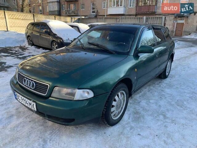 Зеленый Ауди А4, объемом двигателя 1.8 л и пробегом 300 тыс. км за 2150 $, фото 1 на Automoto.ua