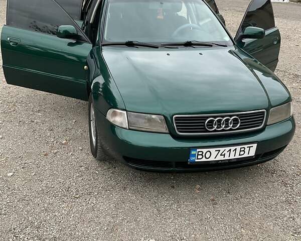 Зелений Ауді А4, об'ємом двигуна 1.78 л та пробігом 448 тис. км за 4200 $, фото 1 на Automoto.ua