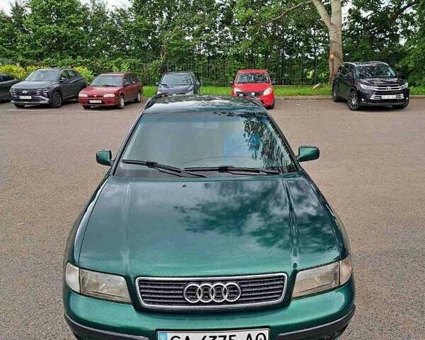 Зеленый Ауди А4, объемом двигателя 1.9 л и пробегом 341 тыс. км за 3850 $, фото 1 на Automoto.ua