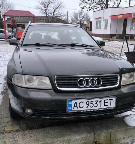 Зелений Ауді А4, об'ємом двигуна 1.9 л та пробігом 445 тис. км за 3200 $, фото 1 на Automoto.ua