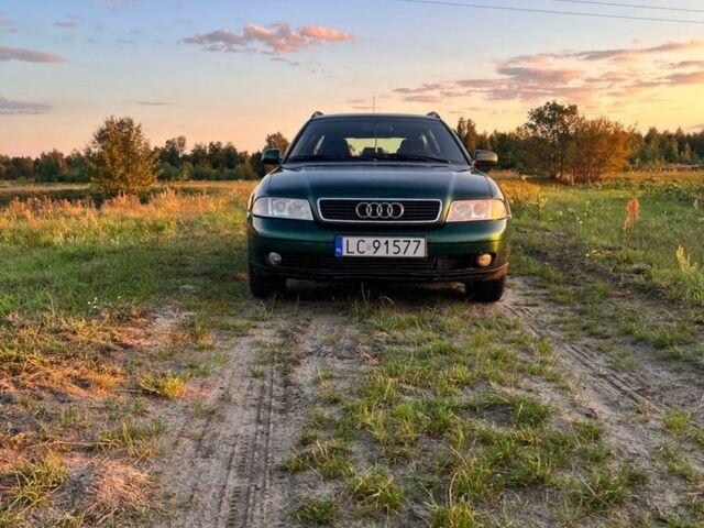 Зеленый Ауди А4, объемом двигателя 1.9 л и пробегом 300 тыс. км за 1380 $, фото 1 на Automoto.ua