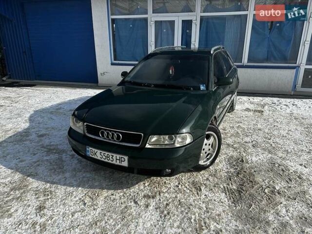 Зеленый Ауди А4, объемом двигателя 1.9 л и пробегом 300 тыс. км за 3300 $, фото 1 на Automoto.ua