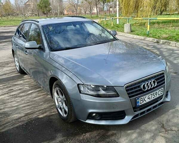 Зеленый Ауди А4, объемом двигателя 2 л и пробегом 238 тыс. км за 9300 $, фото 1 на Automoto.ua