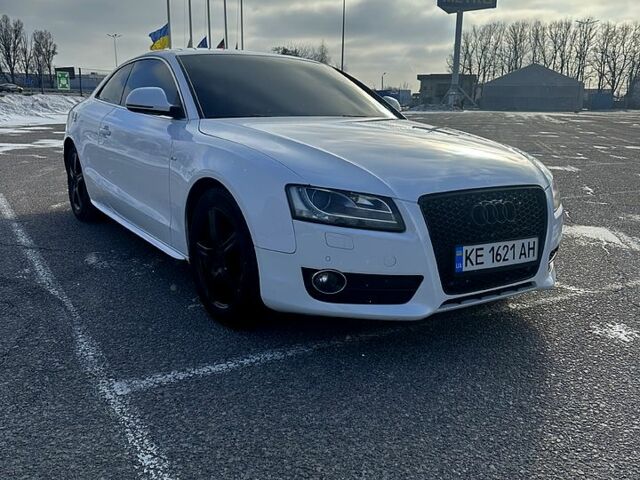 Белый Ауди А5, объемом двигателя 2.7 л и пробегом 251 тыс. км за 9000 $, фото 1 на Automoto.ua