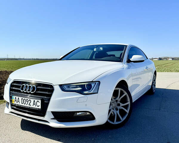 Белый Ауди А5, объемом двигателя 1.98 л и пробегом 210 тыс. км за 10500 $, фото 1 на Automoto.ua