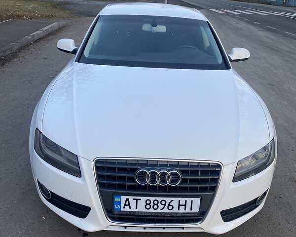 Белый Ауди А5, объемом двигателя 1.98 л и пробегом 210 тыс. км за 9000 $, фото 1 на Automoto.ua