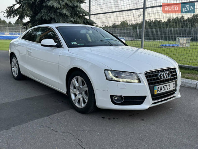 Белый Ауди А5, объемом двигателя 1.8 л и пробегом 30 тыс. км за 15700 $, фото 1 на Automoto.ua
