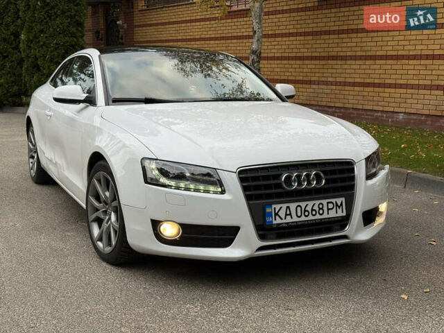 Белый Ауди А5, объемом двигателя 2 л и пробегом 160 тыс. км за 6700 $, фото 1 на Automoto.ua