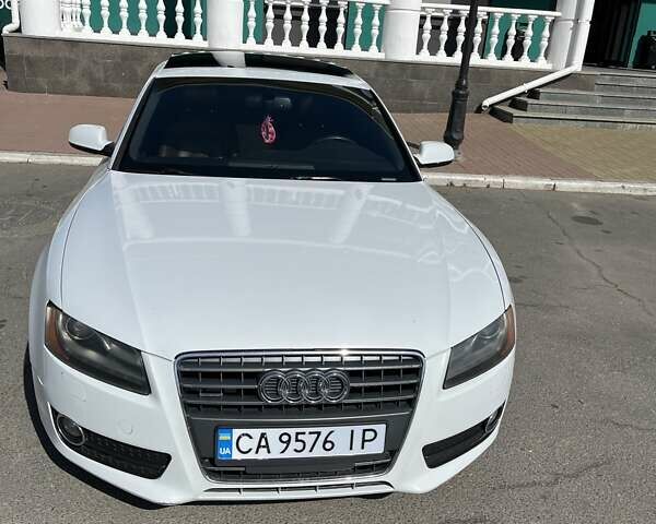 Белый Ауди А5, объемом двигателя 1.98 л и пробегом 180 тыс. км за 11700 $, фото 1 на Automoto.ua