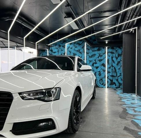 Белый Ауди А5, объемом двигателя 1.98 л и пробегом 160 тыс. км за 11500 $, фото 1 на Automoto.ua