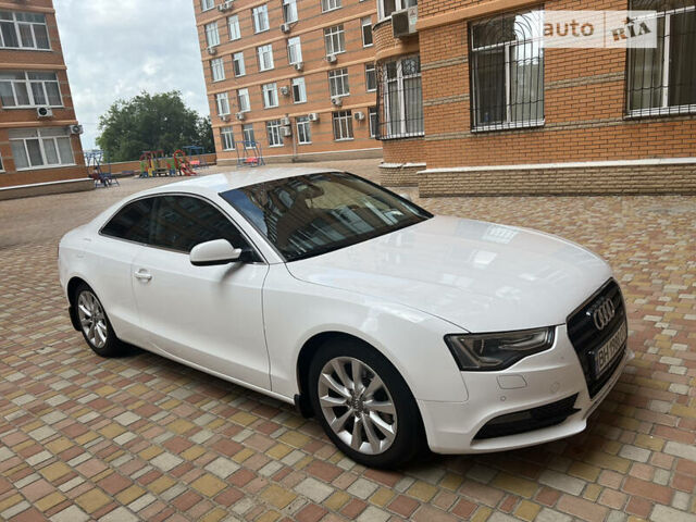 Белый Ауди А5, объемом двигателя 1.8 л и пробегом 100 тыс. км за 13000 $, фото 1 на Automoto.ua