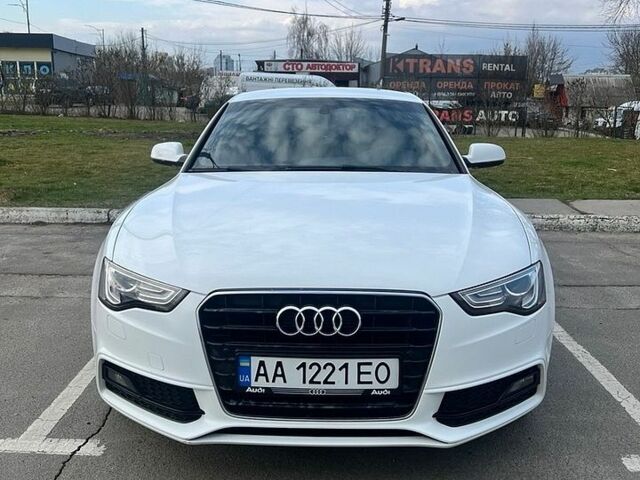 Белый Ауди А5, объемом двигателя 1.97 л и пробегом 355 тыс. км за 15000 $, фото 1 на Automoto.ua