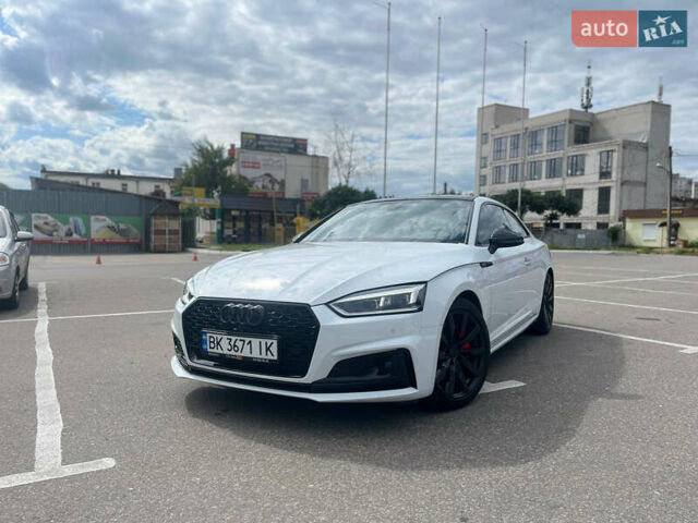 Білий Ауді A5, об'ємом двигуна 2 л та пробігом 130 тис. км за 23000 $, фото 1 на Automoto.ua