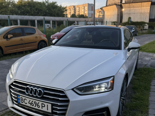Белый Ауди А5, объемом двигателя 1.98 л и пробегом 121 тыс. км за 22000 $, фото 1 на Automoto.ua