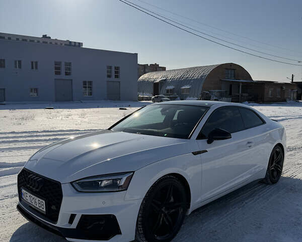 Белый Ауди А5, объемом двигателя 1.98 л и пробегом 42 тыс. км за 27700 $, фото 1 на Automoto.ua