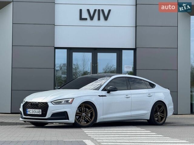 Белый Ауди А5, объемом двигателя 1.98 л и пробегом 130 тыс. км за 24000 $, фото 1 на Automoto.ua