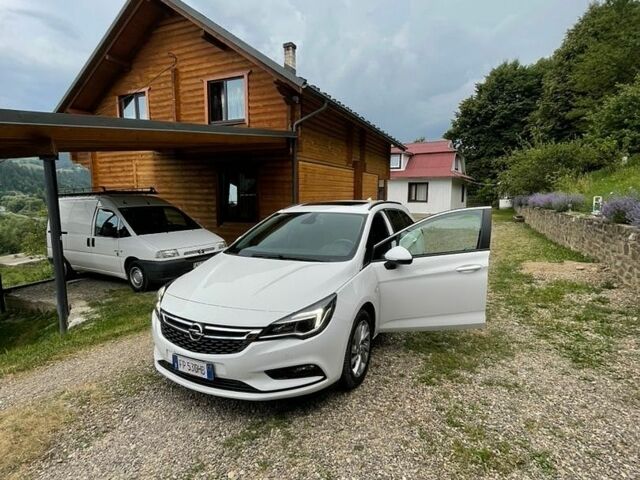 Белый Ауди А5, объемом двигателя 1.98 л и пробегом 33 тыс. км за 29000 $, фото 1 на Automoto.ua