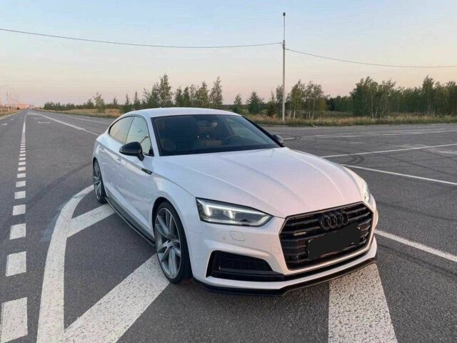 Белый Ауди А5, объемом двигателя 2 л и пробегом 57 тыс. км за 25000 $, фото 1 на Automoto.ua