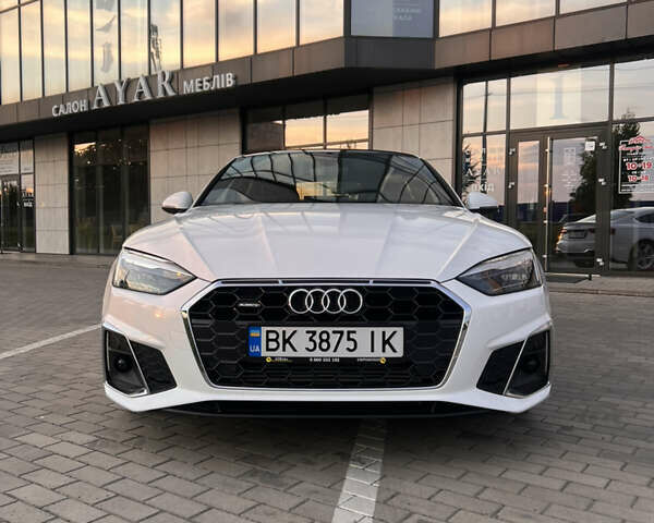 Белый Ауди А5, объемом двигателя 1.98 л и пробегом 58 тыс. км за 28000 $, фото 1 на Automoto.ua