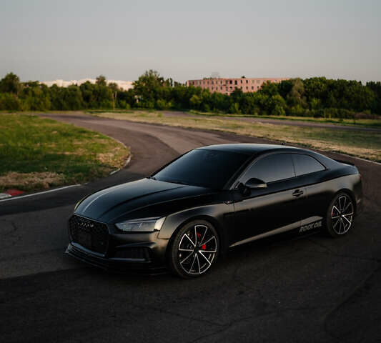 Черный Ауди А5, объемом двигателя 1.98 л и пробегом 96 тыс. км за 31200 $, фото 1 на Automoto.ua