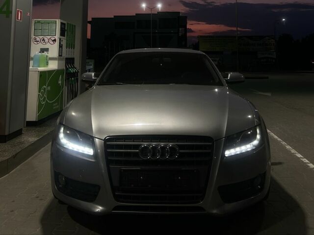 Сірий Ауді A5, об'ємом двигуна 2.7 л та пробігом 300 тис. км за 9600 $, фото 1 на Automoto.ua