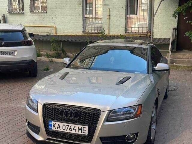 Сірий Ауді A5, об'ємом двигуна 2 л та пробігом 160 тис. км за 9999 $, фото 1 на Automoto.ua