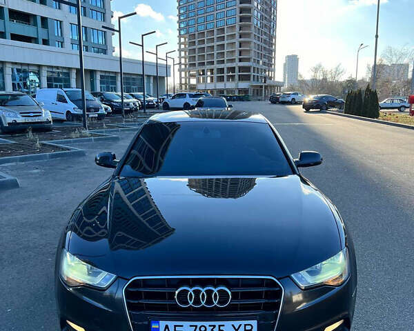 Серый Ауди А5, объемом двигателя 1.97 л и пробегом 235 тыс. км за 11000 $, фото 1 на Automoto.ua