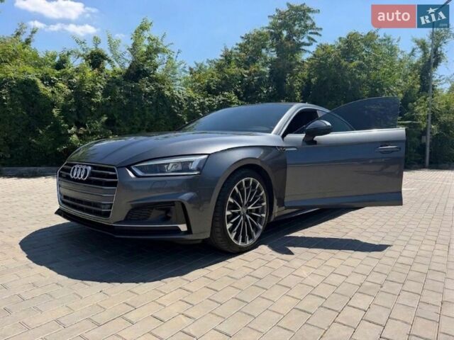 Серый Ауди А5, объемом двигателя 2 л и пробегом 214 тыс. км за 20200 $, фото 1 на Automoto.ua