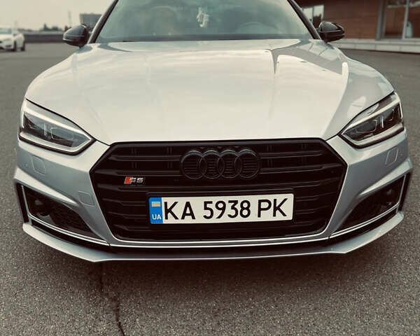Серый Ауди А5, объемом двигателя 1.98 л и пробегом 179 тыс. км за 20000 $, фото 1 на Automoto.ua