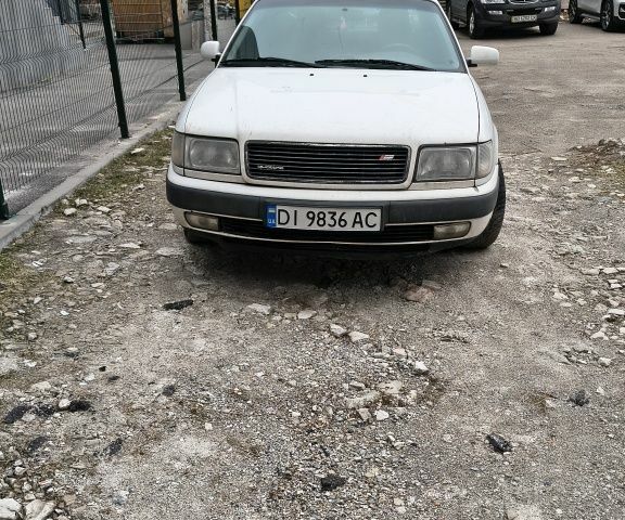 Белый Ауди А6, объемом двигателя 2.6 л и пробегом 260 тыс. км за 2700 $, фото 1 на Automoto.ua