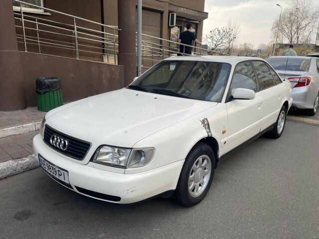 Білий Ауді А6, об'ємом двигуна 2 л та пробігом 300 тис. км за 2599 $, фото 1 на Automoto.ua