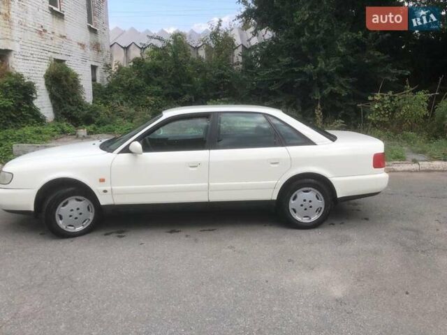 Белый Ауди А6, объемом двигателя 1.9 л и пробегом 377 тыс. км за 5000 $, фото 1 на Automoto.ua