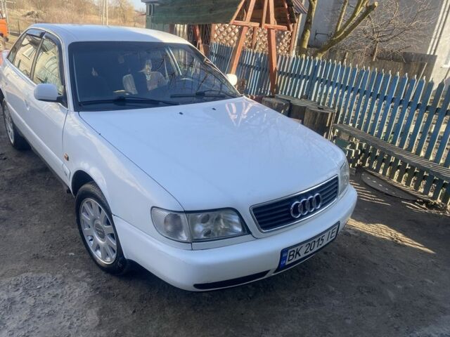 Белый Ауди А6, объемом двигателя 2.6 л и пробегом 220 тыс. км за 2800 $, фото 1 на Automoto.ua