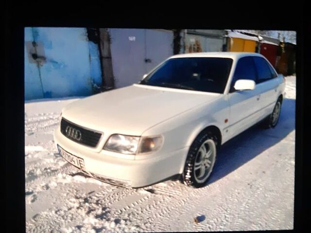 Белый Ауди А6, объемом двигателя 2.6 л и пробегом 439 тыс. км за 2900 $, фото 1 на Automoto.ua