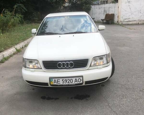 Белый Ауди А6, объемом двигателя 1.9 л и пробегом 377 тыс. км за 3900 $, фото 1 на Automoto.ua