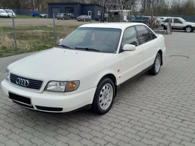 Белый Ауди А6, объемом двигателя 2 л и пробегом 650 тыс. км за 3000 $, фото 1 на Automoto.ua