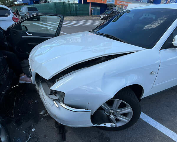 Білий Ауді А6, об'ємом двигуна 2.39 л та пробігом 253 тис. км за 3500 $, фото 1 на Automoto.ua