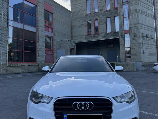 Білий Ауді А6, об'ємом двигуна 0 л та пробігом 255 тис. км за 12799 $, фото 1 на Automoto.ua
