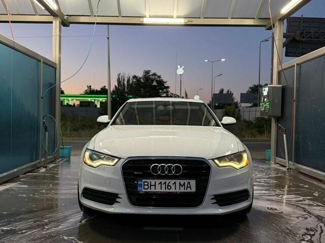 Белый Ауди А6, объемом двигателя 1.98 л и пробегом 259 тыс. км за 12900 $, фото 1 на Automoto.ua